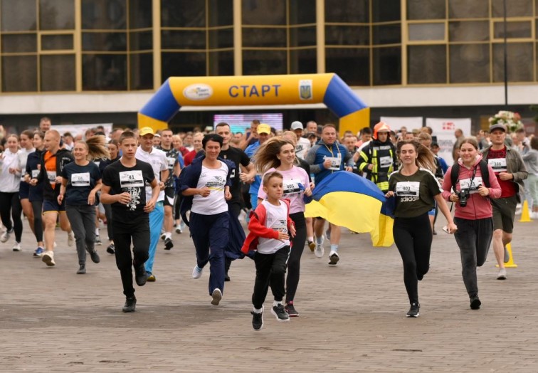 Студенти коледжу взяли участь у патріотичному забігу