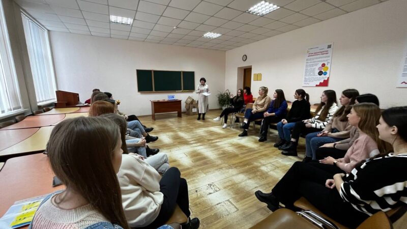 Семінар-практикум на тему: «Формування соціально-емоційних навичок та уміння подолання стресу через гру