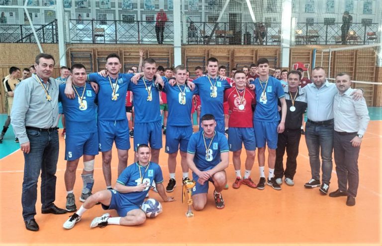 Ви зараз переглядаєте Волейбольна команда юнаків ЗВО «Луцький педагогічний коледж» стала срібним призером