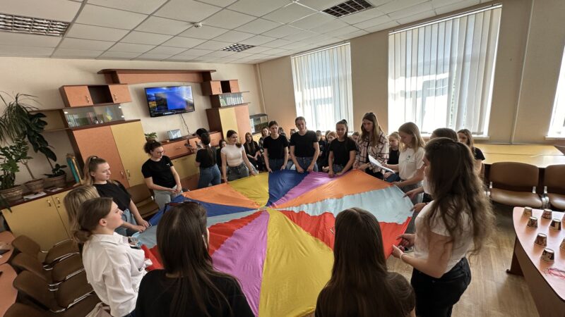 Інтерактивне заняття «Тeam building та емоційне благополуччя – ефективний інструмент згуртованого колективу»