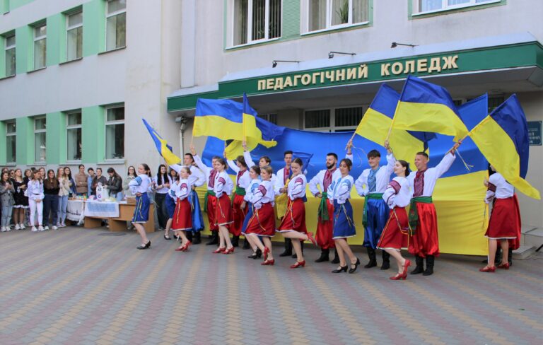 День вишиванки у коледжі