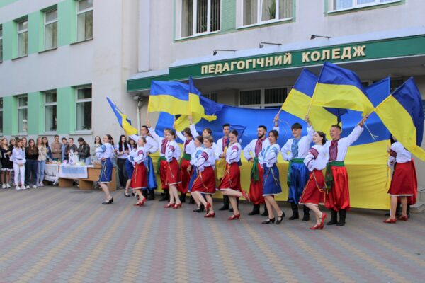 День вишиванки у коледжі