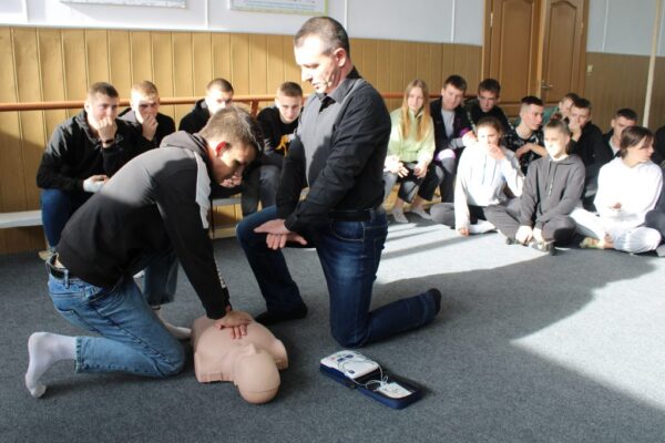 Вміти надати долікарську допомогу – обов’язок вчителя