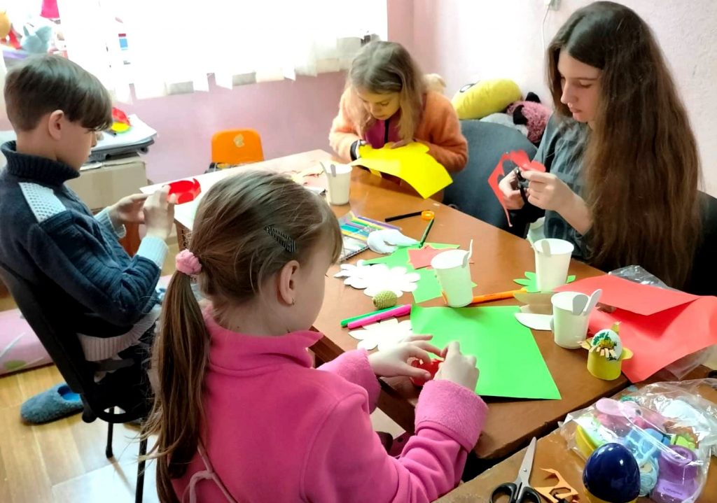 Ви зараз переглядаєте Майстер-класи для дітей до Великодня