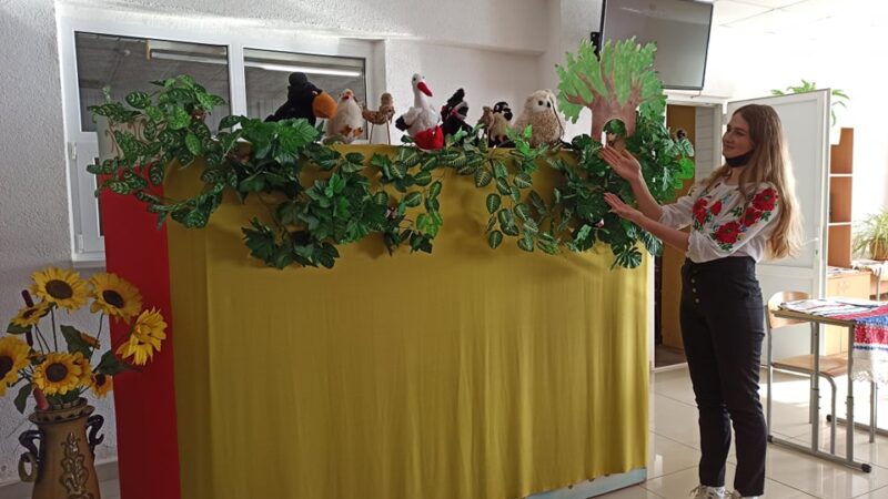 Лялькова інсценізація «Біда навчить»