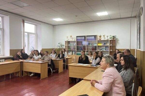 ПРОФЕСІЙНИЙ САМОРОЗВИТОК МАЙБУТНЬОГО ПЕДАГОГА В ОСВІТНЬОМУ СЕРЕДОВИЩІ КОЛЕДЖУ