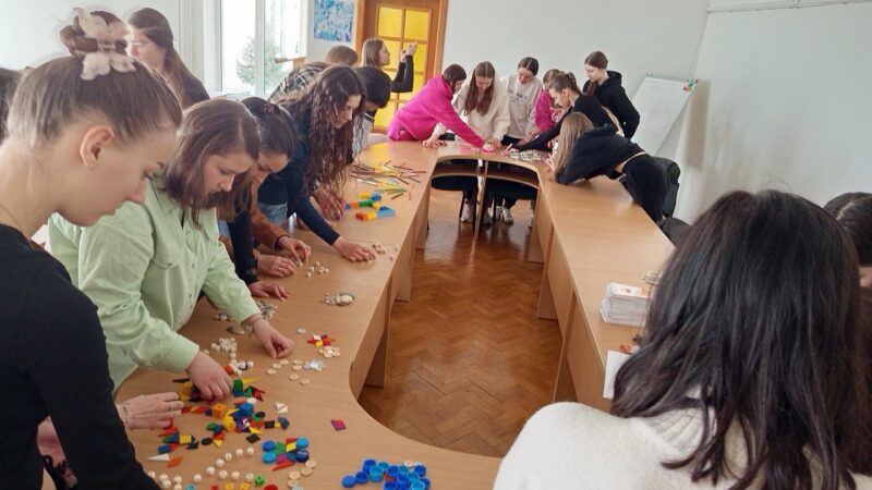 Майбутні вихователі відвідали науково-практичний семінар “Психолого-педагогічний супровід дітей та підлітків в умовах війни”