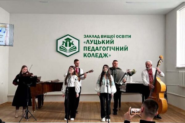 ВЕЧІР АВТОРСЬКОЇ ПІСНІ «ТВОРЧЕ НАТХНЕННЯ»