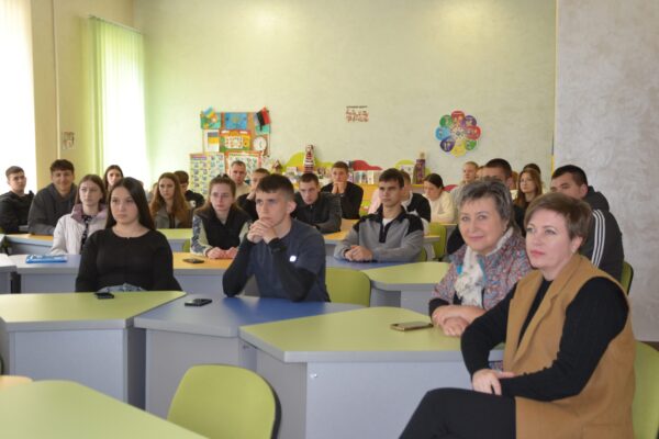 СПРИЯЄМО ЕФЕКТИВНОМУ ПОШУКУ РОБОТИ І КАР`ЄРНОМУ ЗРОСТАННЮ