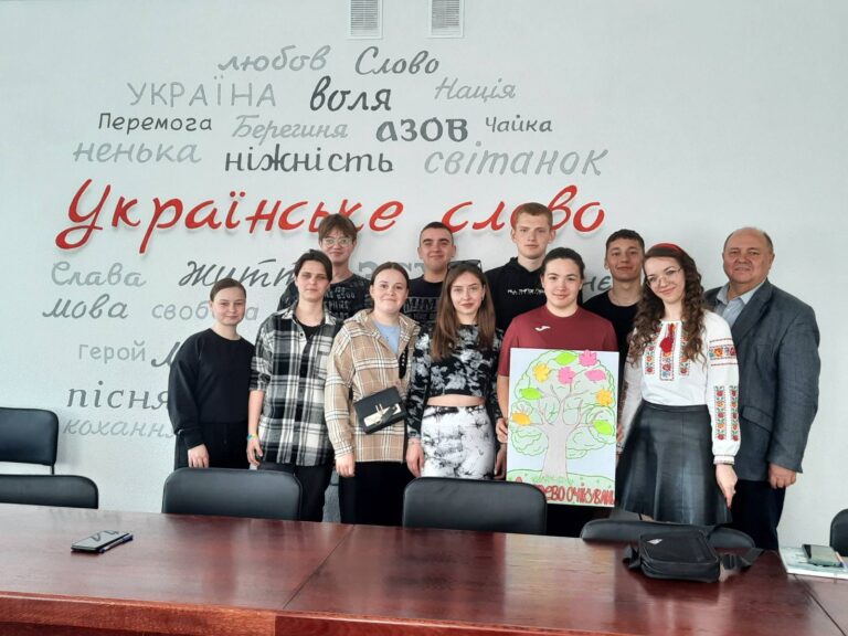 Відкрите залікове заняття здобувачки освіти ВНУ, практикантки кафедри філології з теми “Писемна професійна комунікація як складова частина фахової діяльності”