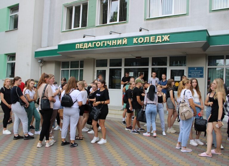 ВІДКРИТІ ДВЕРІ У ПРОФЕСІЙНЕ МАЙБУТНЄ – ПРИЙОМ ТРИВАЄ!
