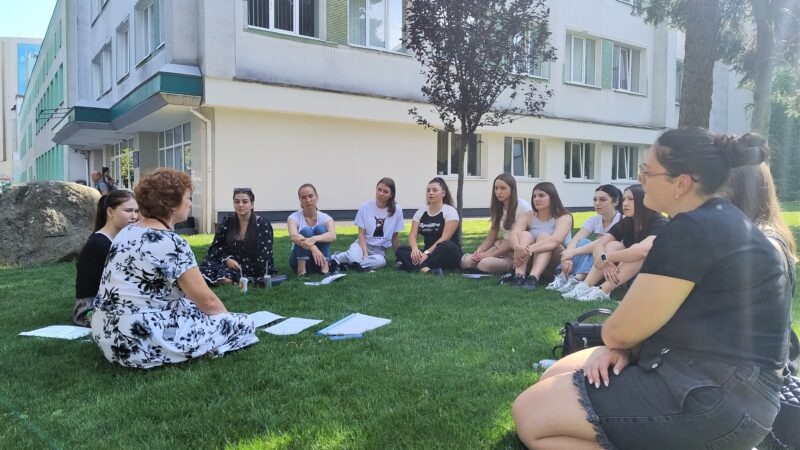 АКАДЕМІЯ ЖИВОЇ ДУМКИ