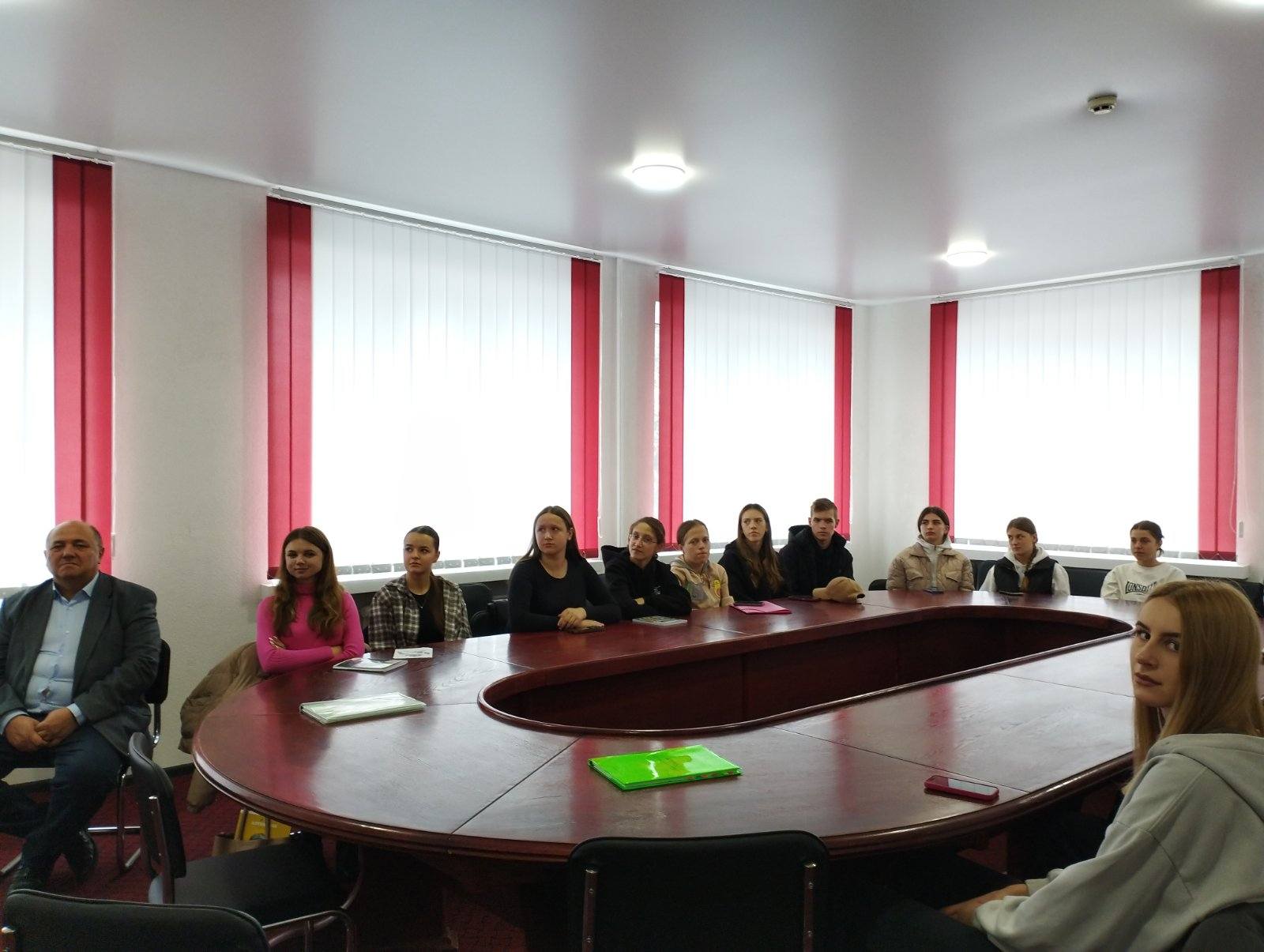 Ви зараз переглядаєте Публічна лекція професора Павла Білоуса  “Фольклор і дитяча література”