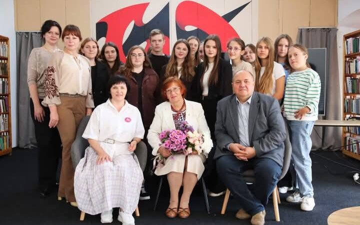 ЛІТЕРАТУРНА ЗУСТРІЧ  З ПИСЬМЕННИЦЕЮ НАДІЄЮ ГУМЕНЮК