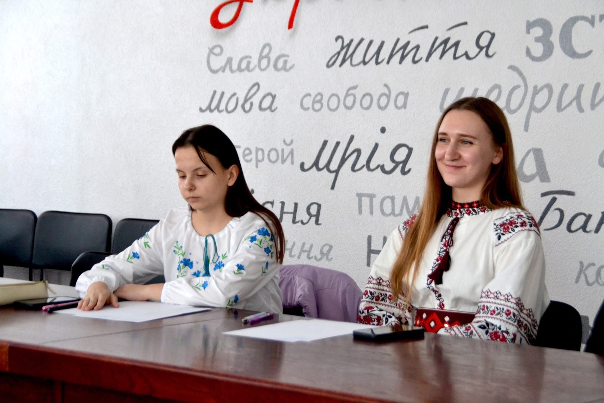 Ви зараз переглядаєте Учасники студентського наукового товариства «Академія» долучилися до написання радіодиктанту національної єдності