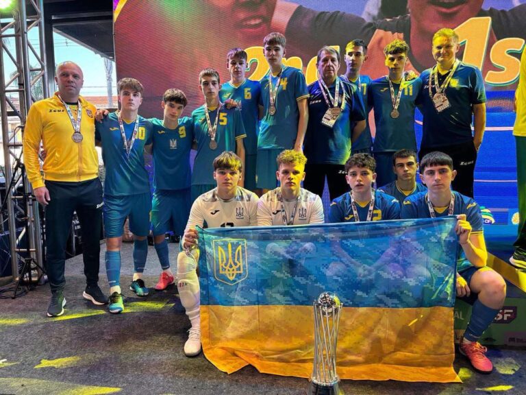 СРІБЛО СВІТОВОГО РІВНЯ НА ФУТЗАЛЬНОМУ ЧЕМПІОНАТІ