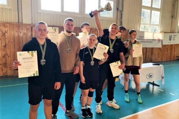 КОМАНДА ЛУЦЬКОГО ПЕДАГОГІЧНОГО ІНСТИТУТУ – ВІЦЕЧЕМПІОНИ ОБЛАСНОГО СПОРТИВНОГО ФЕСТИВАЛЮ (+ВІДЕО)