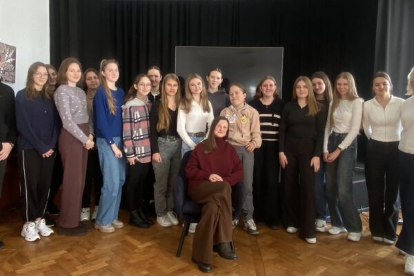 КРАЄЗНАВСТВО ЯК СКЛАДОВА НАЦІЄТВОРЧОЇ МІСІЇ СУЧАСНОЇ ОСВІТИ