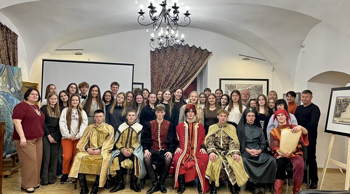 Ви зараз переглядаєте ІСТОРИЧНИЙ ХАКАТОН ТА ТВОРЧИЙ МАНІФЕСТ