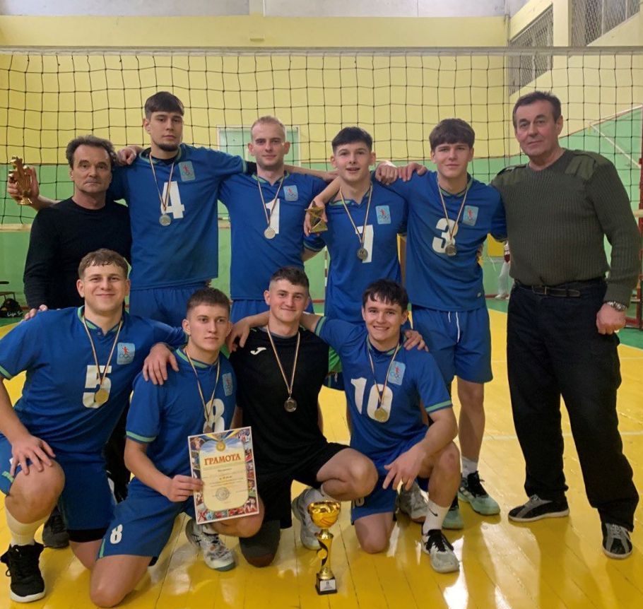 Ви зараз переглядаєте СРІБНІ ПРИЗЕРИ ВСЕУКРАЇНСЬКОГО ТУРНІРУ З ВОЛЕЙБОЛУ