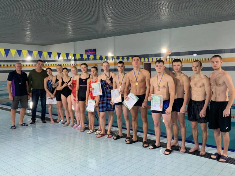 ВИЗНАЧИЛИ СИЛЬНІШИХ СТУДЕНТІВ У ПЛАВАННІ