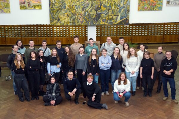 Дебатний турнір «Перший раз»:  наставництво та командна взаємодія