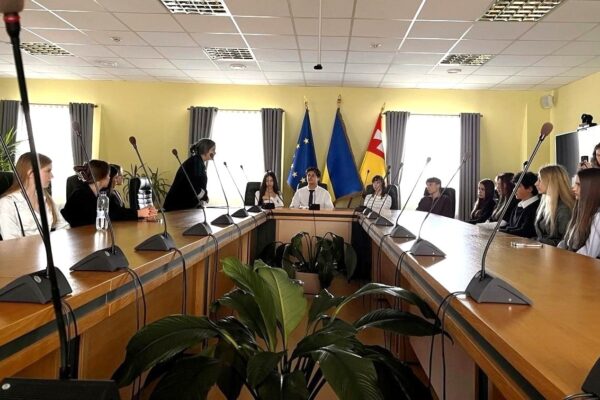 МОЛОДЬ І САМОВРЯДУВАННЯ:  СТАЖУВАННЯ У ВИКОНАВЧИХ ОРГАНАХ ЛУЦЬКОЇ МІСЬКОЇ РАДИ