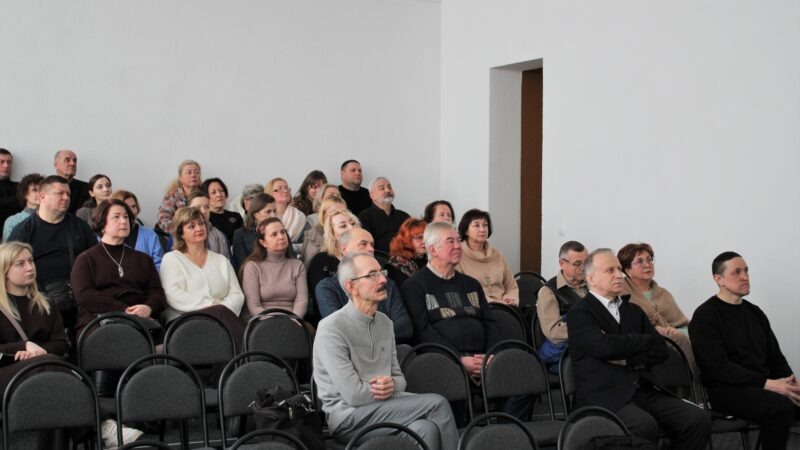 МИСТЕЦЬКИЙ ПРОСТІР ЖИВОГО СПІЛКУВАННЯ: ЗУСТРІЧ З ВОЛОДИМИРОМ РУНЧАКОМ