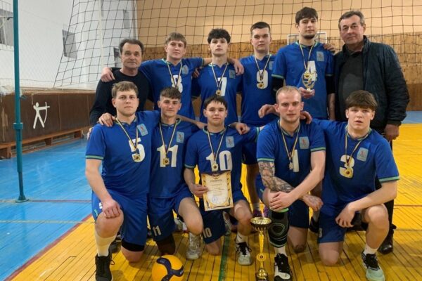 І ЗНОВУ ПЕРШІ З ВОЛЕЙБОЛУ