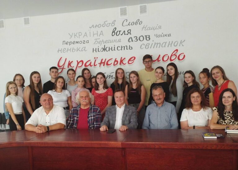 СІМ ПОГЛЯДІВ НА ВІЙНУ: АВТОРСЬКА ПРЕЗЕНТАЦІЯ КНИГИ