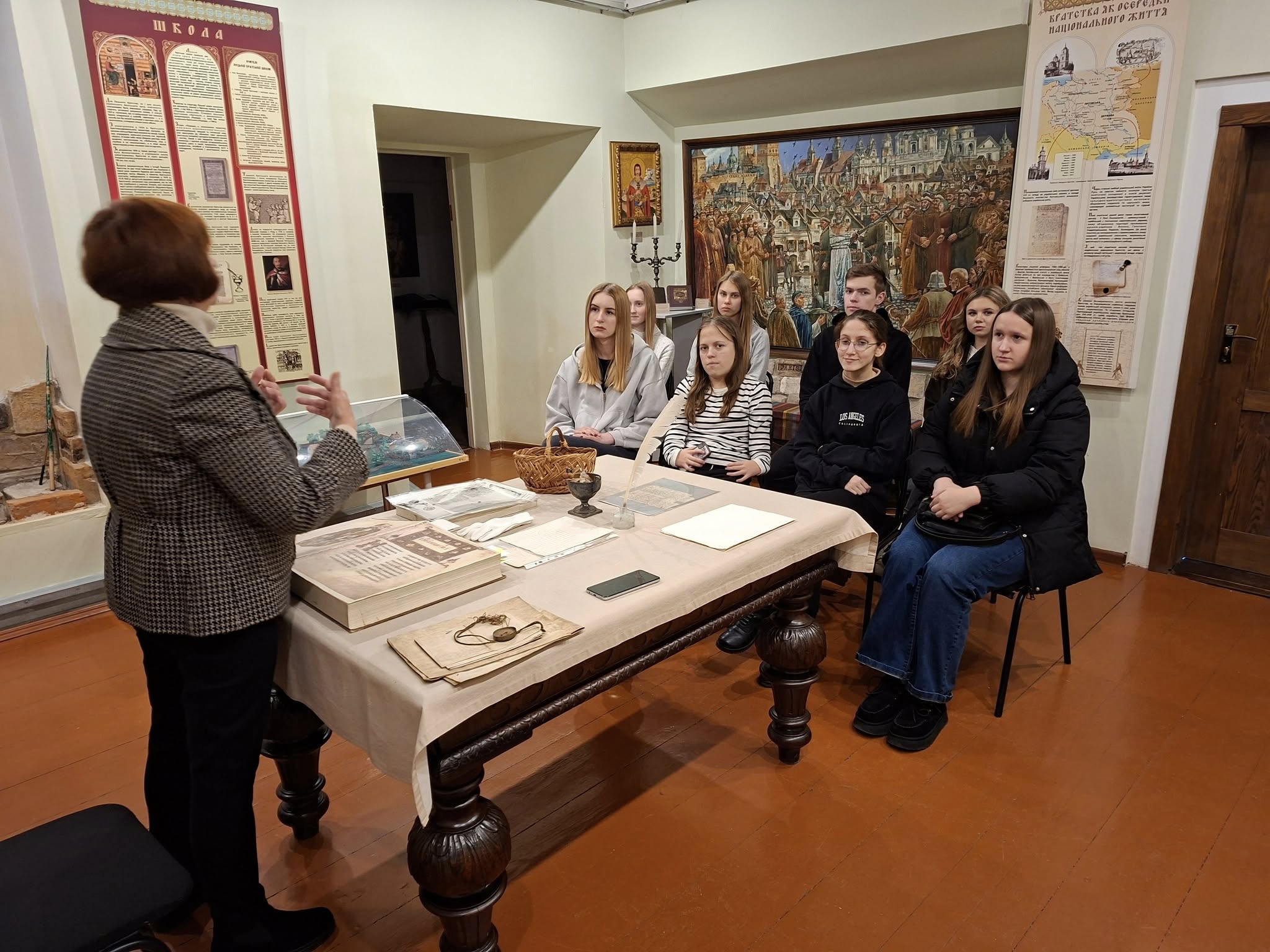 Ви зараз переглядаєте Пізнавальна екскурсія “Рукописна традиція Волині” 