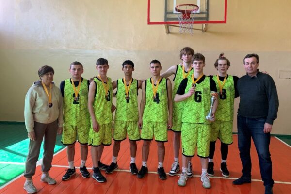НАШІ СТУДЕНТИ – ЧЕМПІОНИ З БАСКЕТБОЛУ!