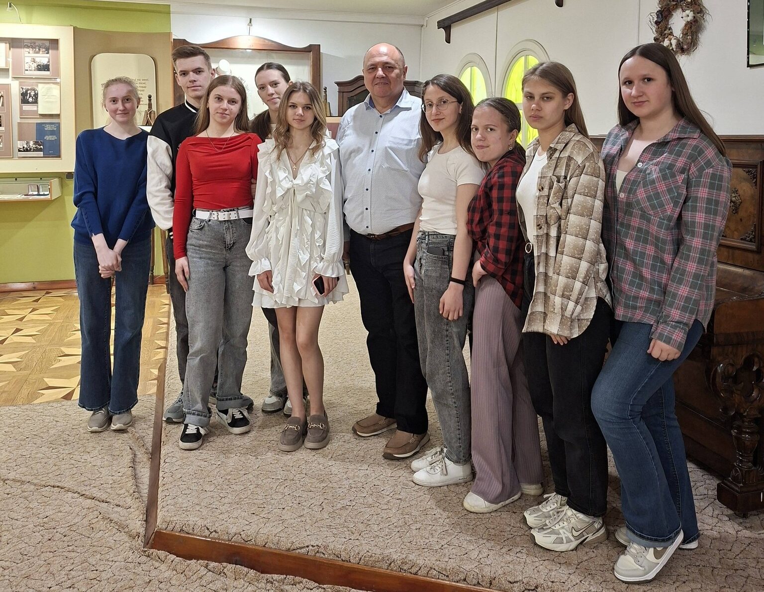 Ви зараз переглядаєте КОСАЧІВСЬКІ УРОКИ –   ДЕ МИНУЛЕ ЗУСТРІЧАЄТЬСЯ З МАЙБУТНІМ