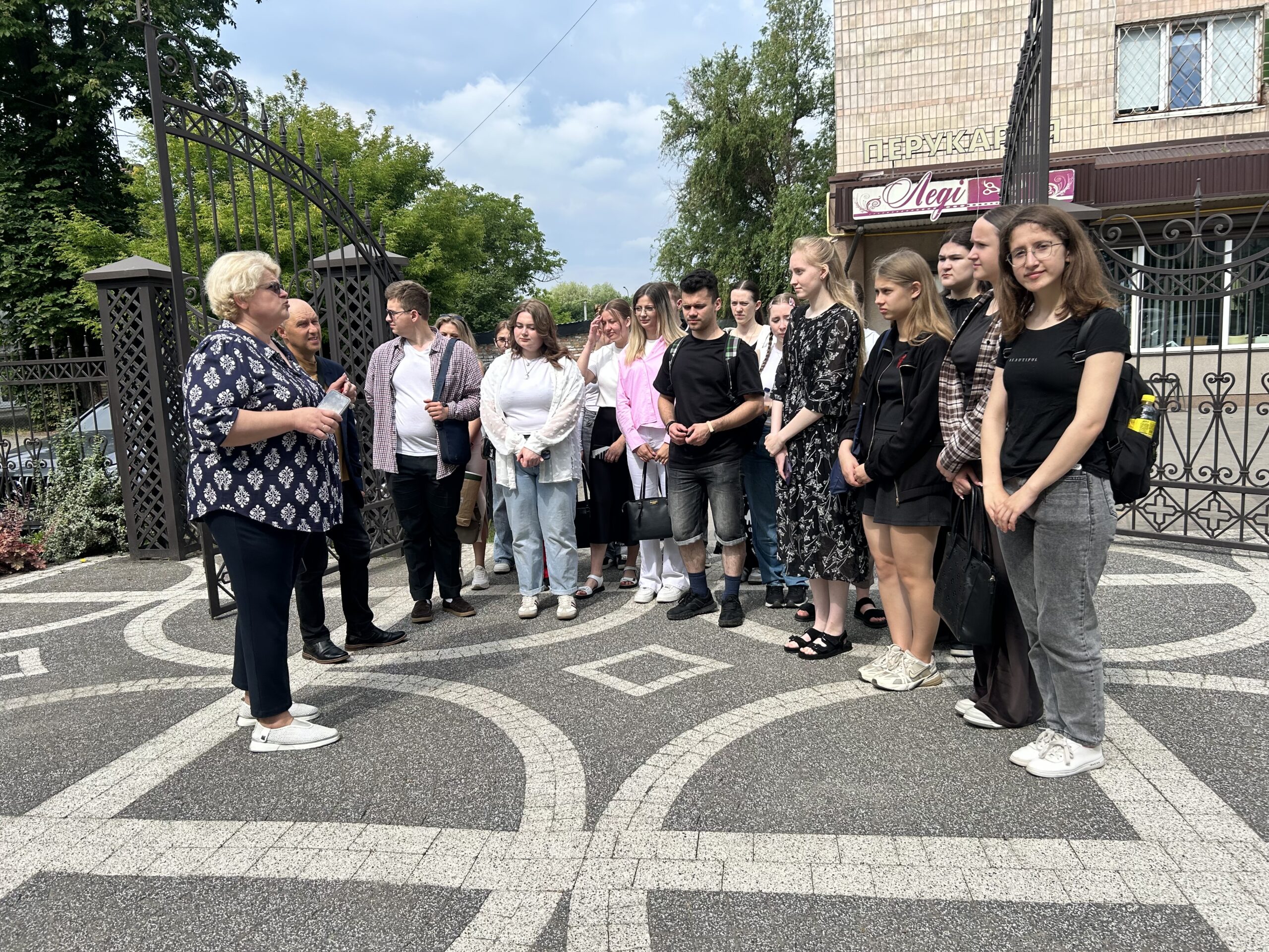 Ви зараз переглядаєте НАВЧАННЯ ЧЕРЕЗ ПІЗНАННЯ ІСТОРІЇ: ЕКСКУРСІЯ ДО МУЗЕЮ ІСТОРІЇ ЛУЦЬКОГО БРАТСТВА